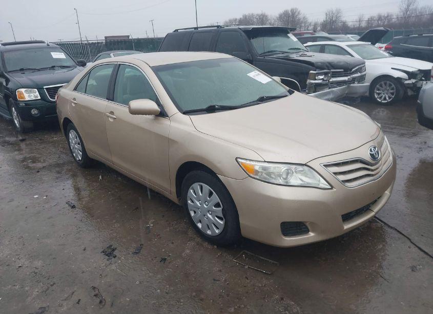 2010 Toyota Camry LE (VIN 4T1BF3EKXAU059727) main photo