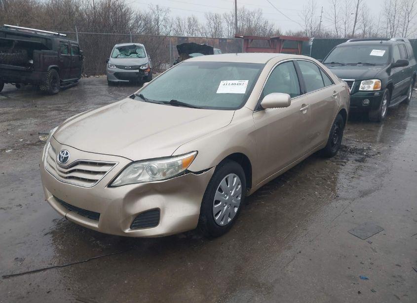 Photo 2 of 2010 Toyota Camry LE (VIN 4T1BF3EKXAU059727)