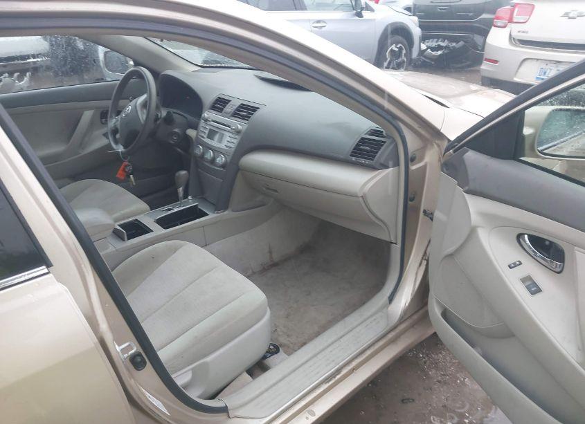 Photo 5 of 2010 Toyota Camry LE (VIN 4T1BF3EKXAU059727)