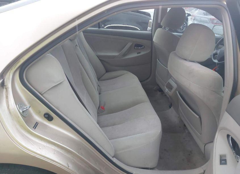 Photo 8 of 2010 Toyota Camry LE (VIN 4T1BF3EKXAU059727)