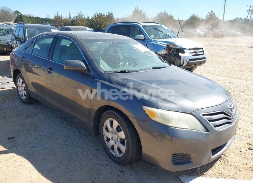 2010 Toyota Camry LE (VIN 4T1BF3EKXAU061963) main photo