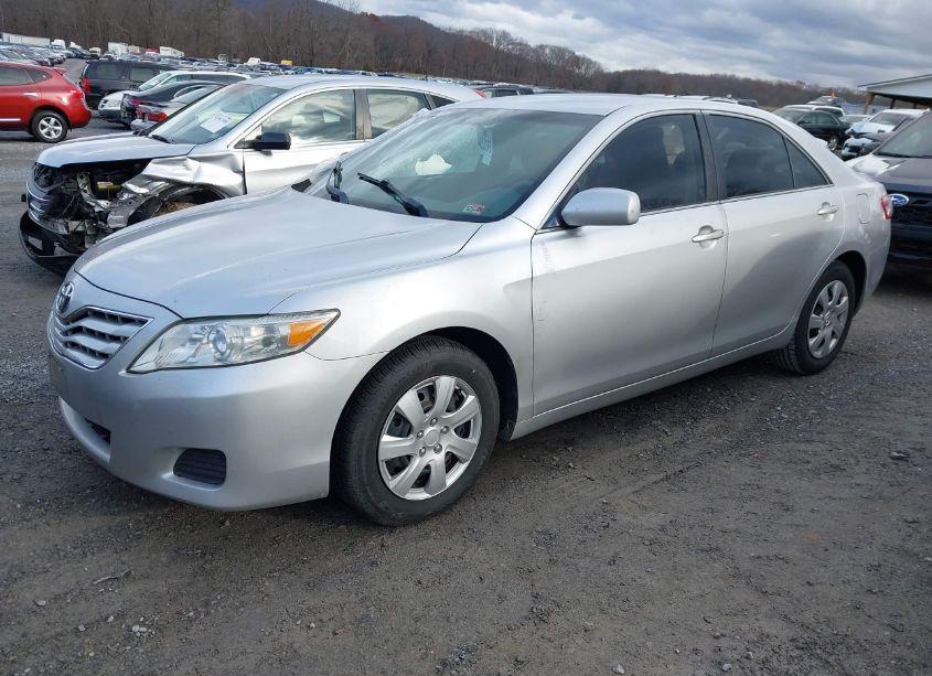 Photo 2 of 2010 Toyota Camry LE (VIN 4T1BF3EKXAU075037)