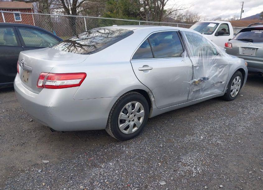 Photo 4 of 2010 Toyota Camry LE (VIN 4T1BF3EKXAU075037)