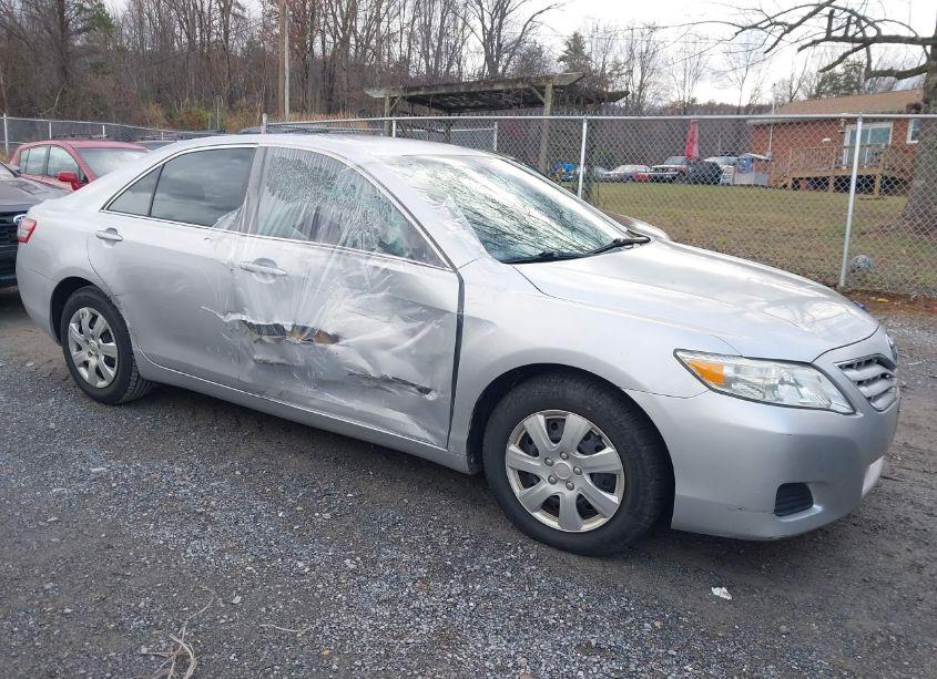 Photo 6 of 2010 Toyota Camry LE (VIN 4T1BF3EKXAU075037)