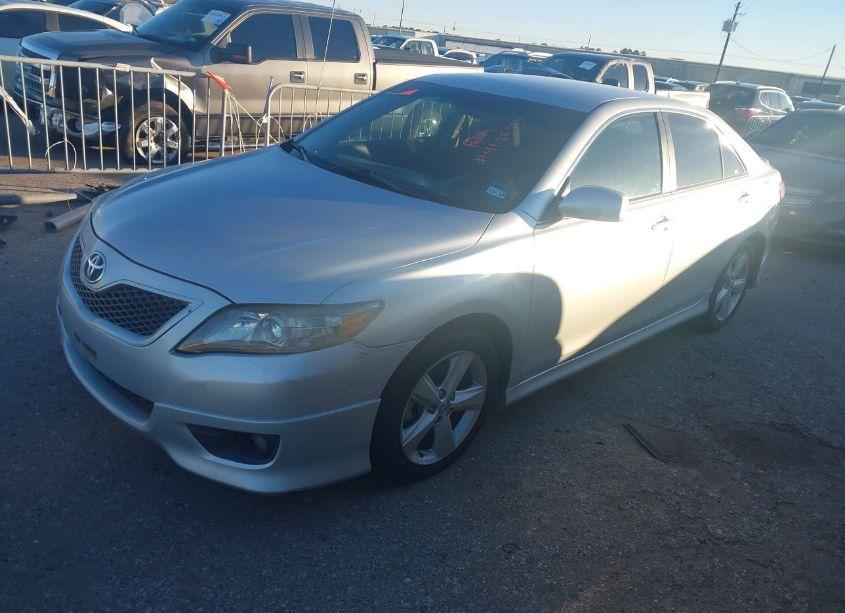 Photo 2 of 2010 Toyota Camry SE (VIN 4T1BF3EKXAU078956)