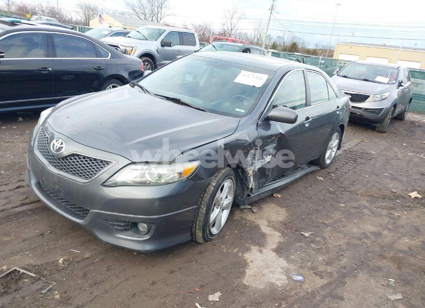 Photo 2 of 2010 Toyota Camry SE (VIN 4T1BF3EKXAU096230)