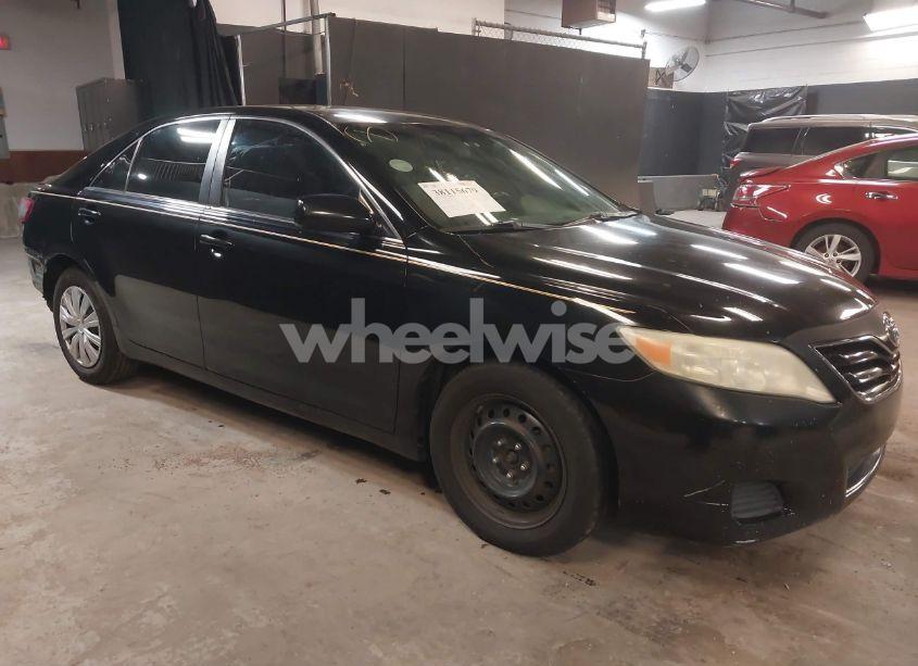 2010 Toyota Camry LE (VIN 4T1BF3EKXAU099502) main photo