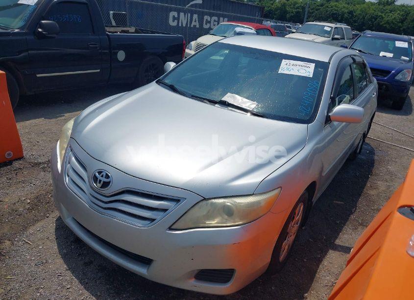 Photo 2 of 2010 Toyota Camry LE (VIN 4T1BF3EKXAU099788)