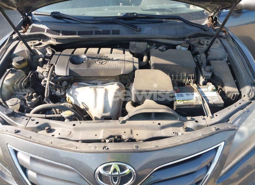 Photo 10 of 2010 Toyota Camry LE (VIN 4T1BF3EKXAU101409)