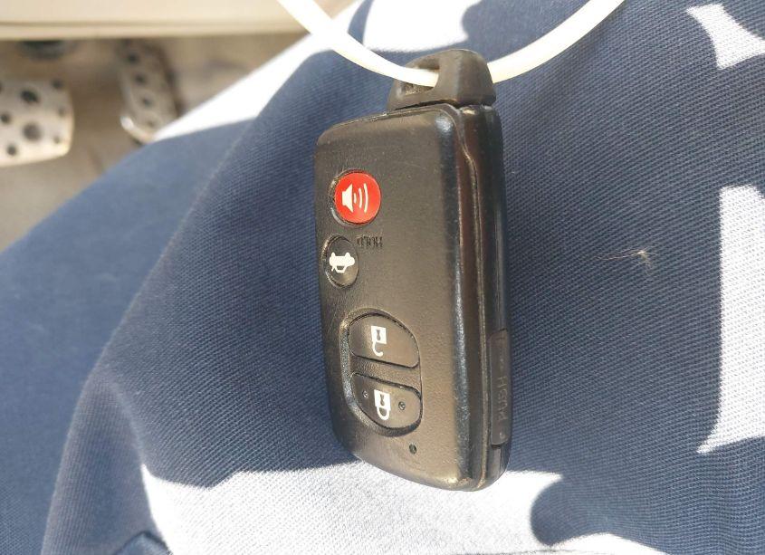 Photo 11 of 2010 Toyota Camry SE (VIN 4T1BF3EKXAU547530)