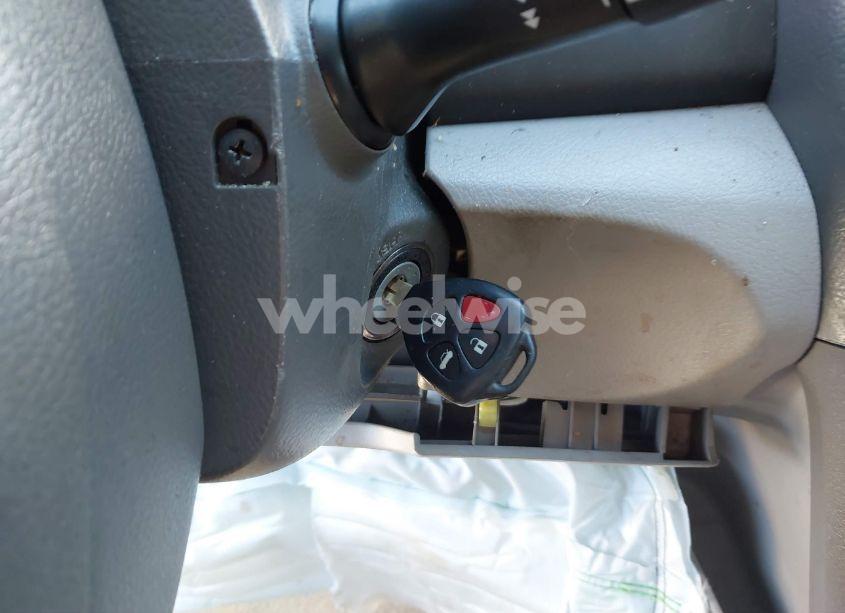 Photo 11 of 2010 Toyota Camry LE (VIN 4T1BF3EKXAU556308)