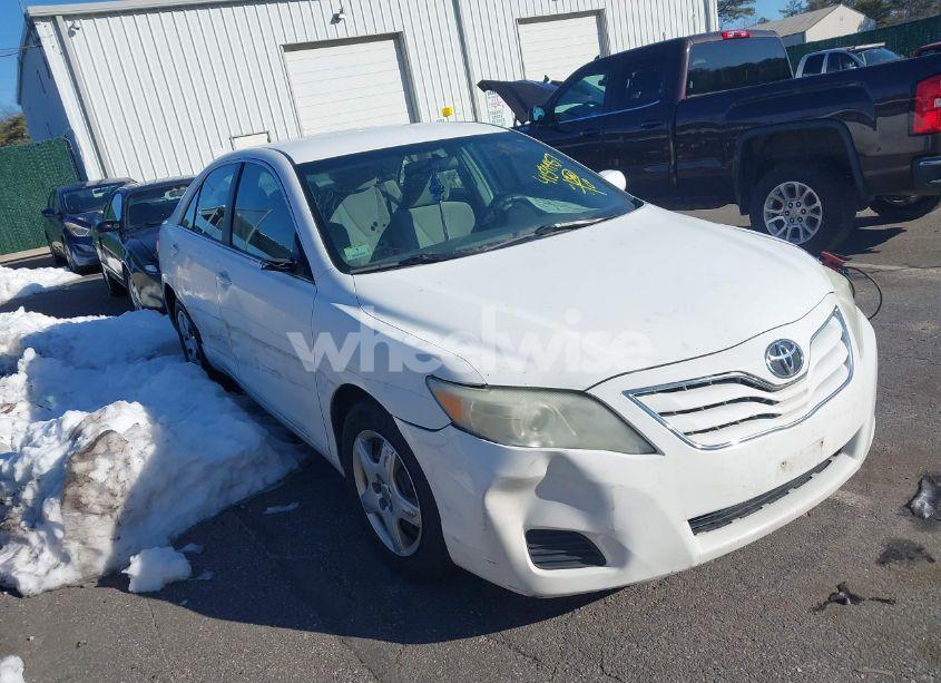 2010 Toyota Camry LE (VIN 4T1BF3EKXAU556678) main photo