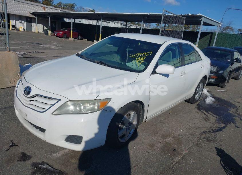 Photo 2 of 2010 Toyota Camry LE (VIN 4T1BF3EKXAU556678)