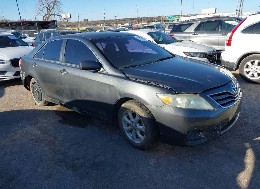 2011 Toyota Camry LE (VIN 4T1BF3EKXBU122763) main photo