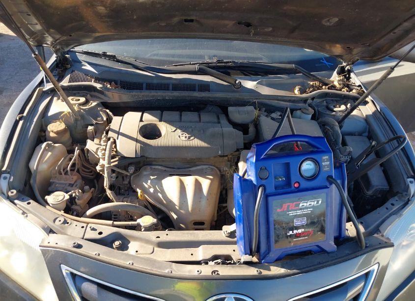 Photo 10 of 2011 Toyota Camry LE (VIN 4T1BF3EKXBU122763)