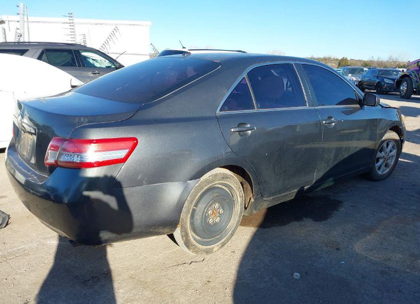 Photo 4 of 2011 Toyota Camry LE (VIN 4T1BF3EKXBU122763)