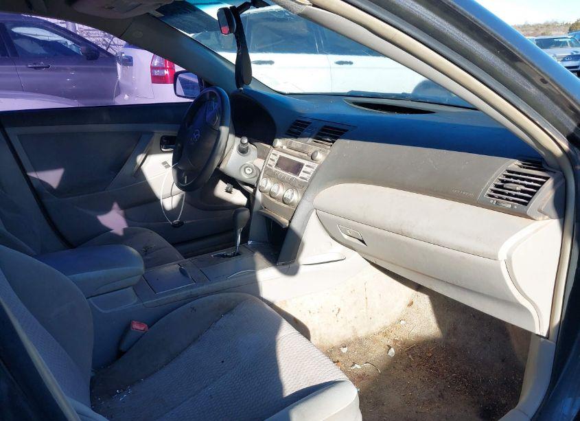 Photo 5 of 2011 Toyota Camry LE (VIN 4T1BF3EKXBU122763)