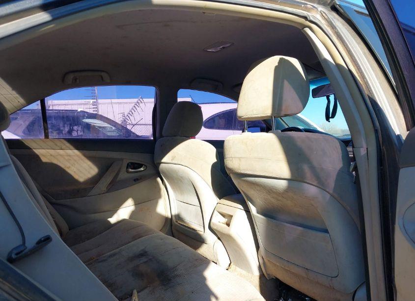 Photo 8 of 2011 Toyota Camry LE (VIN 4T1BF3EKXBU122763)