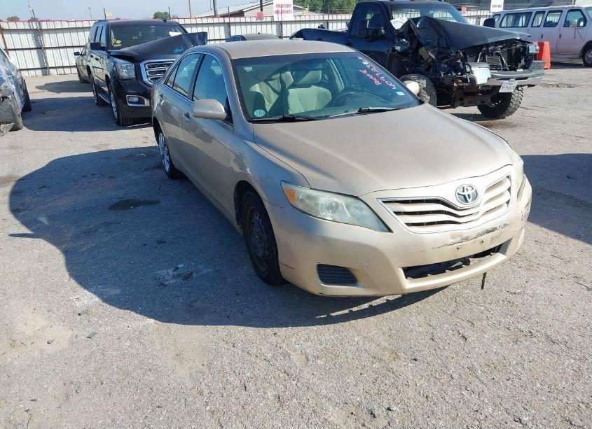 2011 Toyota Camry LE (VIN 4T1BF3EKXBU123623) main photo