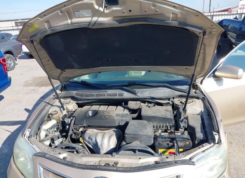 Photo 10 of 2011 Toyota Camry LE (VIN 4T1BF3EKXBU123623)