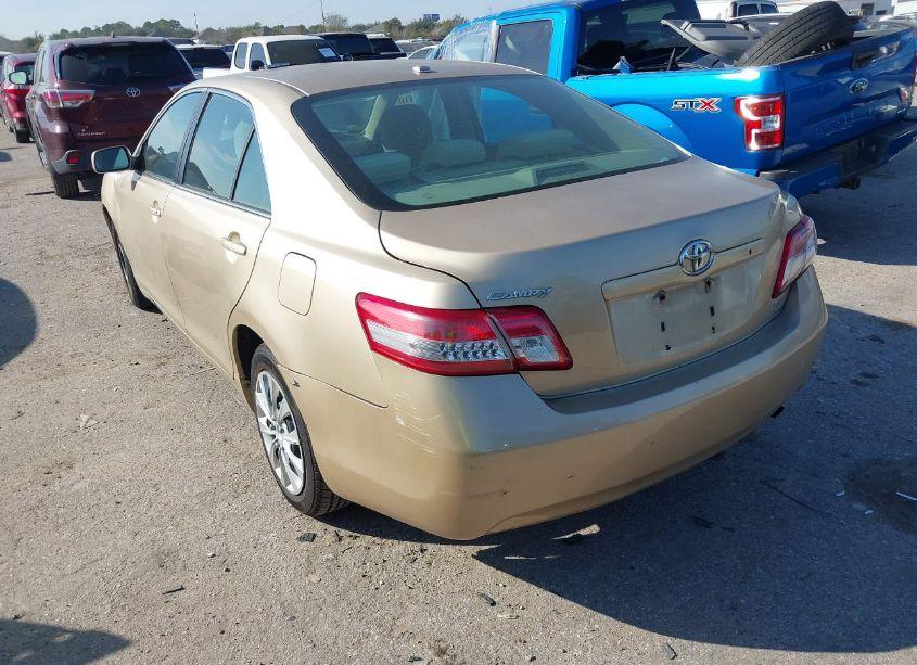 Photo 3 of 2011 Toyota Camry LE (VIN 4T1BF3EKXBU123623)