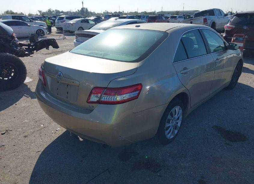 Photo 4 of 2011 Toyota Camry LE (VIN 4T1BF3EKXBU123623)