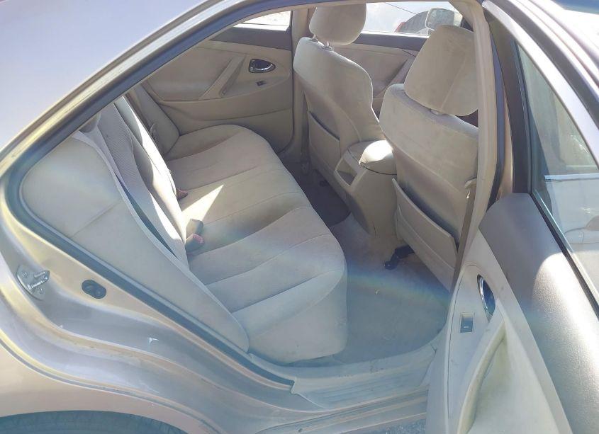 Photo 8 of 2011 Toyota Camry LE (VIN 4T1BF3EKXBU123623)