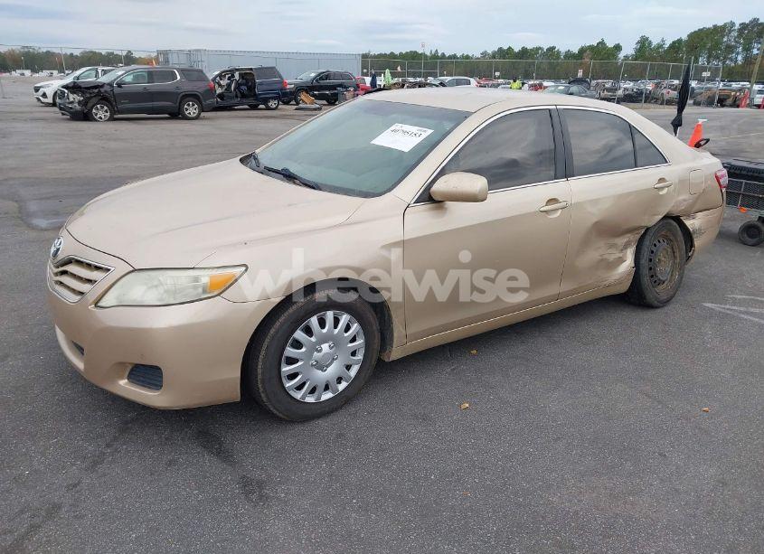 Photo 2 of 2011 Toyota Camry (VIN 4T1BF3EKXBU126361)