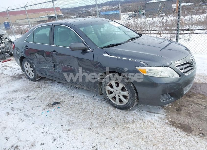 2011 Toyota Camry LE (VIN 4T1BF3EKXBU133679) main photo