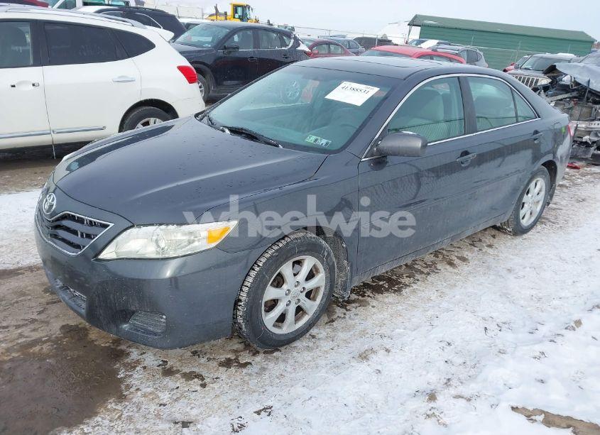 Photo 2 of 2011 Toyota Camry LE (VIN 4T1BF3EKXBU133679)