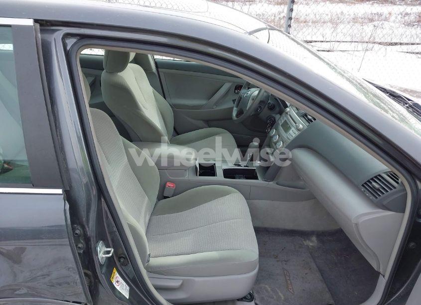 Photo 5 of 2011 Toyota Camry LE (VIN 4T1BF3EKXBU133679)