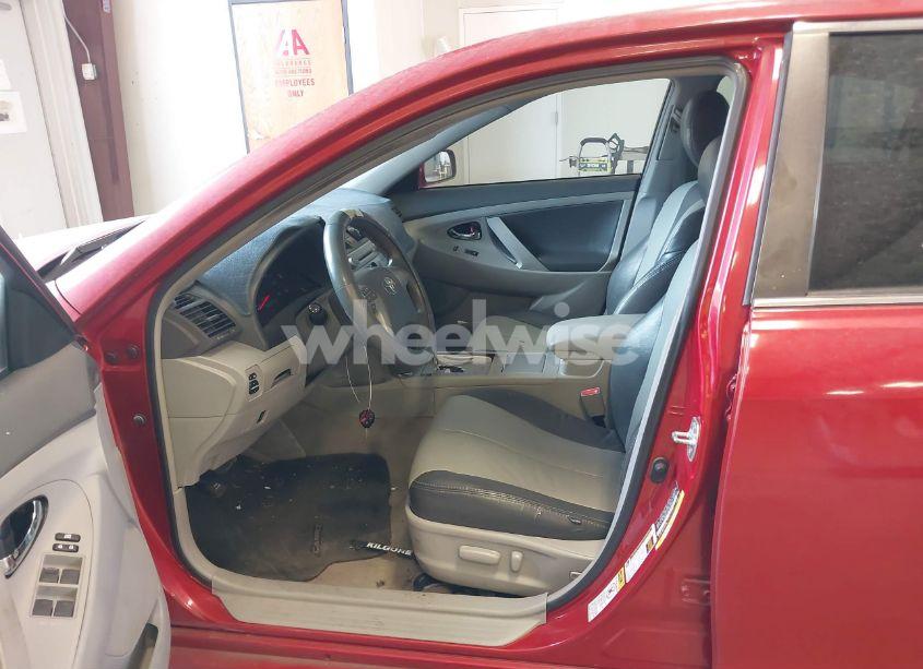 Photo 15 of 2011 Toyota Camry LE (VIN 4T1BF3EKXBU137506)