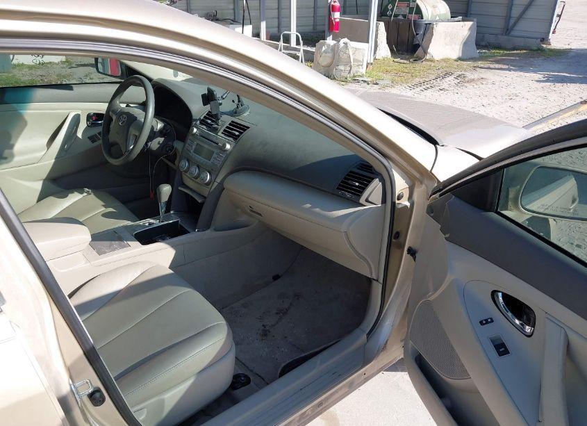 Photo 5 of 2011 Toyota Camry LE (VIN 4T1BF3EKXBU142463)