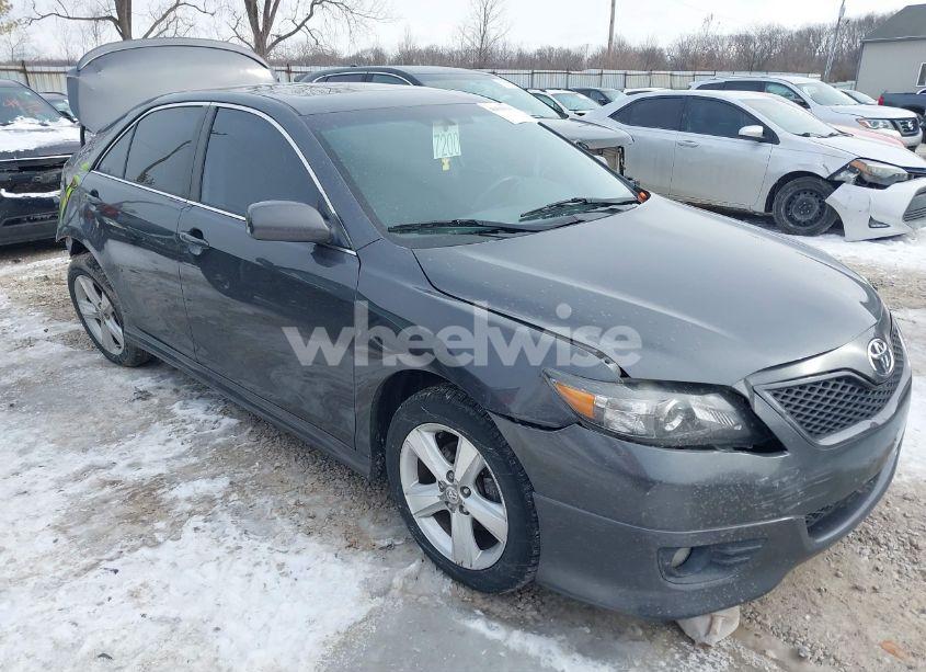 2011 Toyota Camry SE (VIN 4T1BF3EKXBU147503) main photo