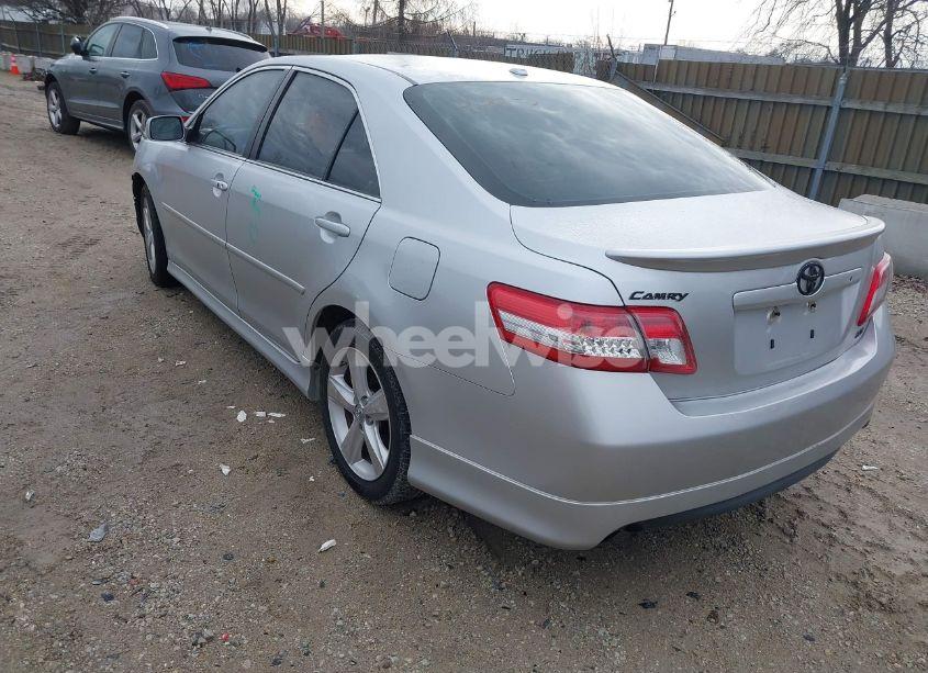 Photo 3 of 2011 Toyota Camry SE (VIN 4T1BF3EKXBU147954)