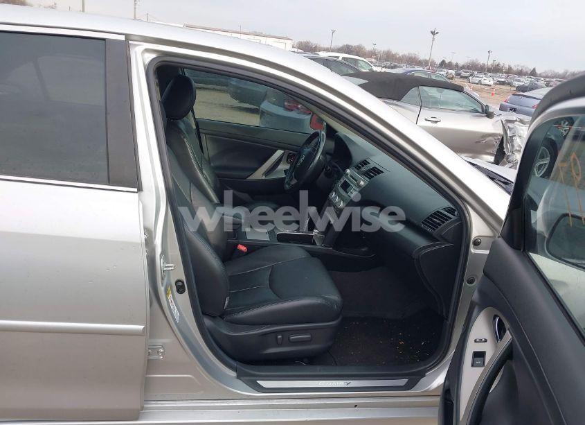 Photo 5 of 2011 Toyota Camry SE (VIN 4T1BF3EKXBU147954)