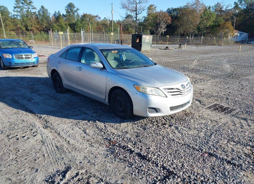 2011 Toyota Camry (VIN 4T1BF3EKXBU150403) main photo