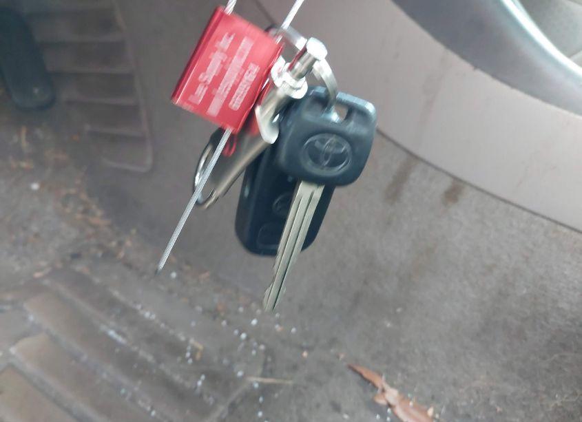 Photo 11 of 2011 Toyota Camry (VIN 4T1BF3EKXBU150403)