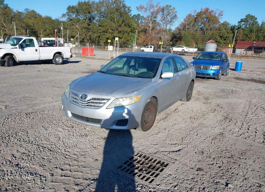 Photo 2 of 2011 Toyota Camry (VIN 4T1BF3EKXBU150403)