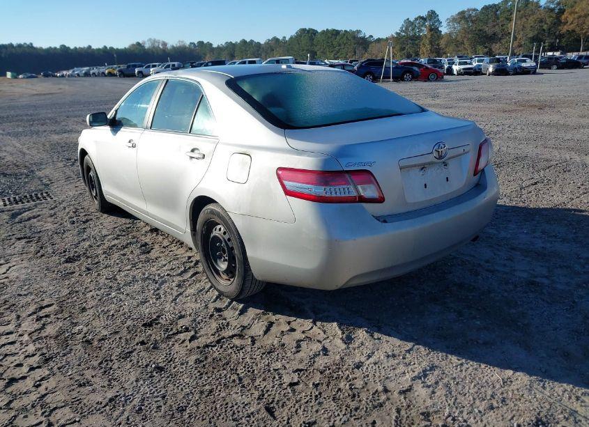 Photo 3 of 2011 Toyota Camry (VIN 4T1BF3EKXBU150403)