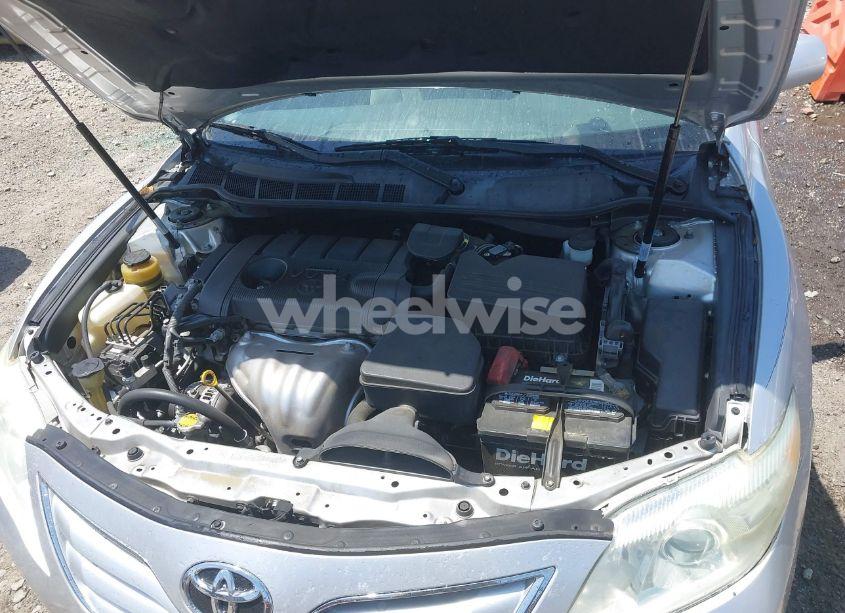 Photo 10 of 2011 Toyota Camry LE (VIN 4T1BF3EKXBU166035)