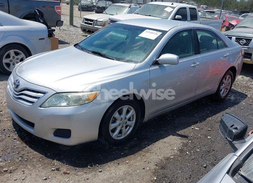 Photo 2 of 2011 Toyota Camry LE (VIN 4T1BF3EKXBU166035)