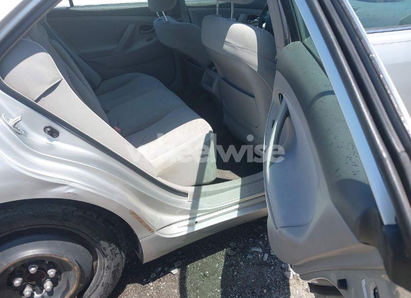 Photo 8 of 2011 Toyota Camry LE (VIN 4T1BF3EKXBU166035)