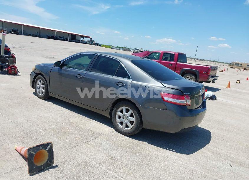 Photo 3 of 2011 Toyota Camry LE (VIN 4T1BF3EKXBU167542)