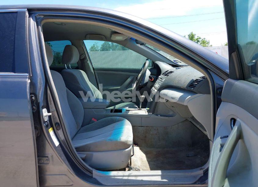 Photo 5 of 2011 Toyota Camry LE (VIN 4T1BF3EKXBU167542)