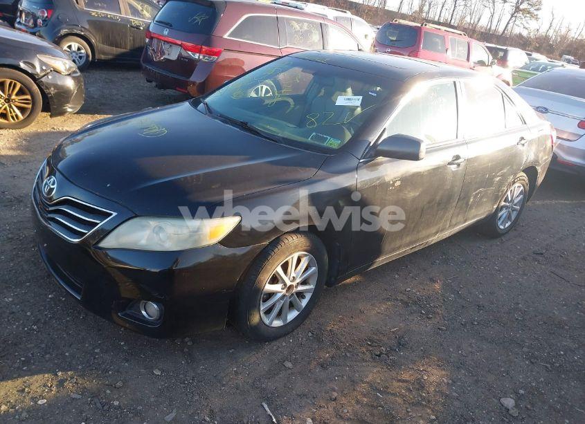 Photo 2 of 2011 Toyota Camry XLE (VIN 4T1BF3EKXBU174183)