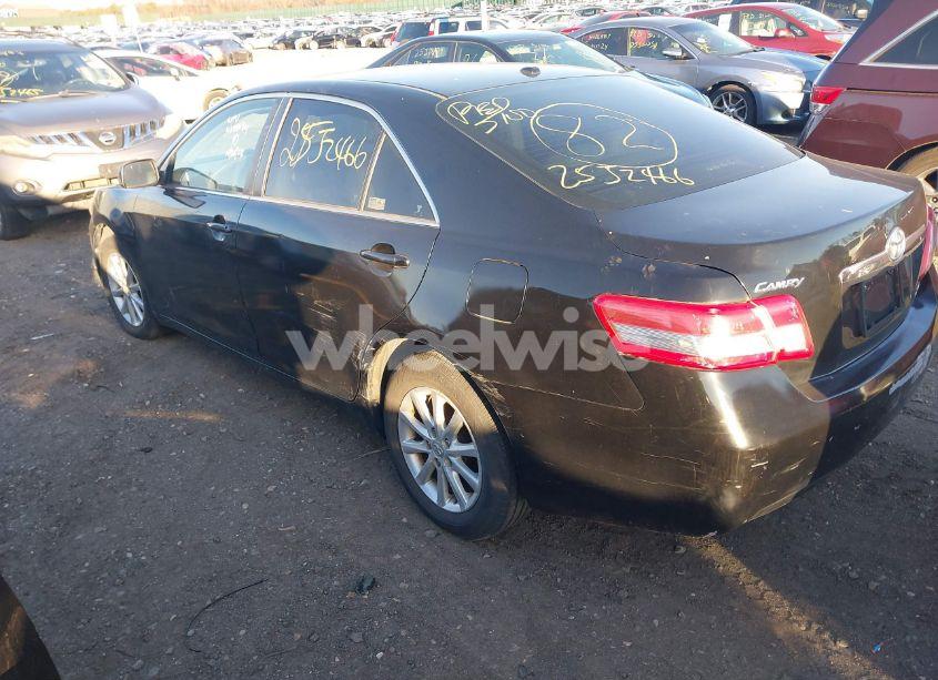 Photo 3 of 2011 Toyota Camry XLE (VIN 4T1BF3EKXBU174183)