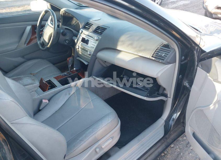 Photo 5 of 2011 Toyota Camry XLE (VIN 4T1BF3EKXBU174183)