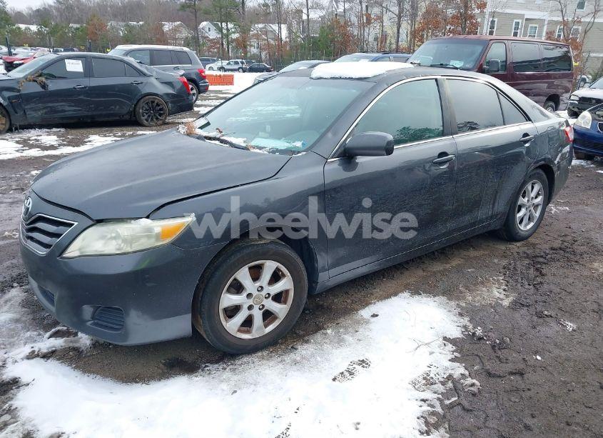 Photo 2 of 2011 Toyota Camry LE (VIN 4T1BF3EKXBU180937)