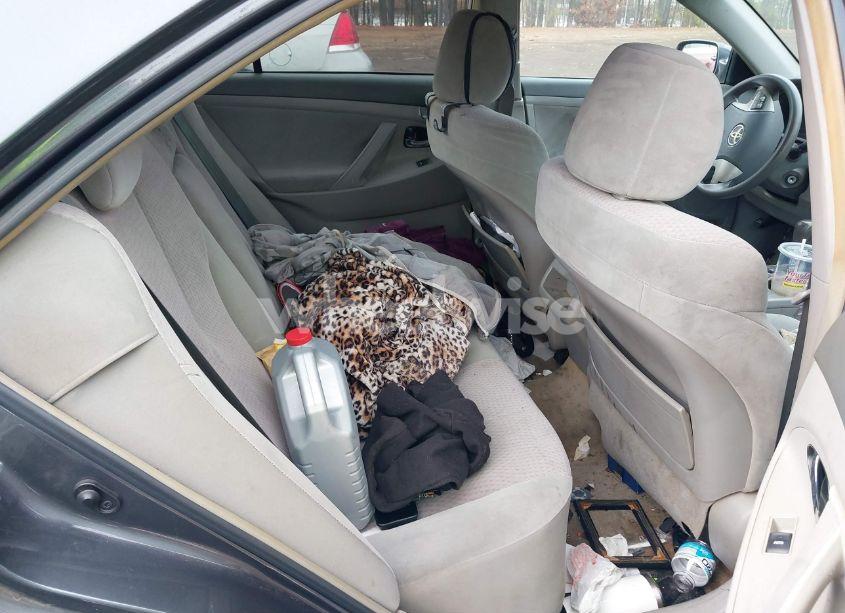 Photo 8 of 2011 Toyota Camry LE (VIN 4T1BF3EKXBU180937)